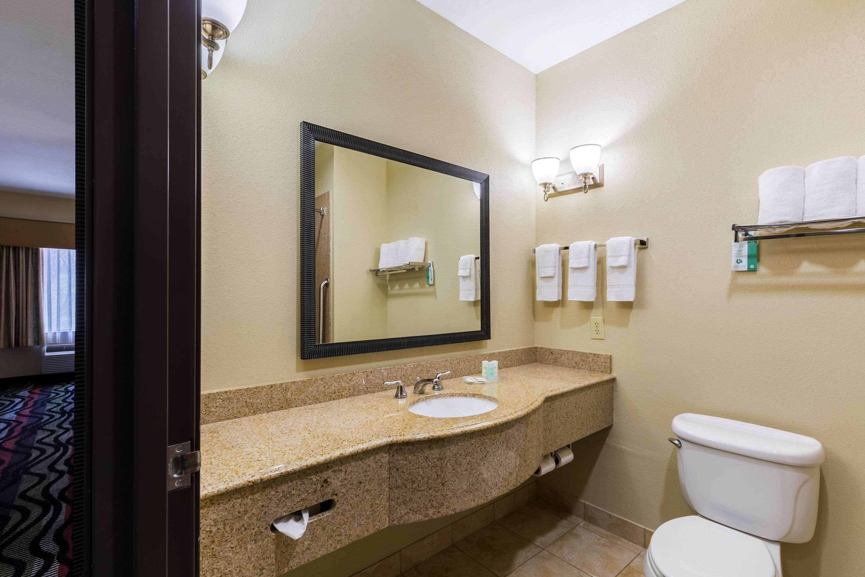 Comfort Suites Beaumont I-10 Bagian luar foto